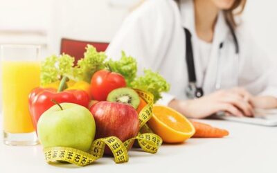 «Nutrición del adulto mayor ¿Cómo y qué tipos de alimentos deben consumir?» por la Lic. Cintia White